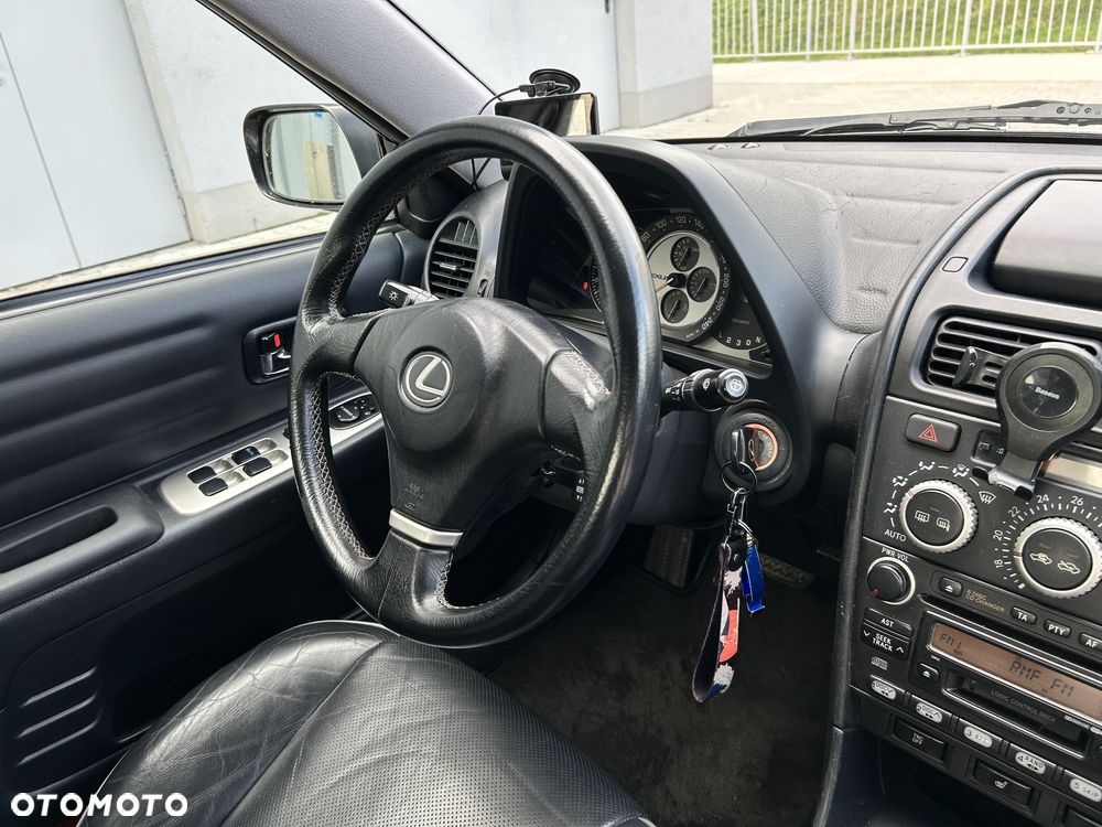 Lexus IS 200 Classic - 12
