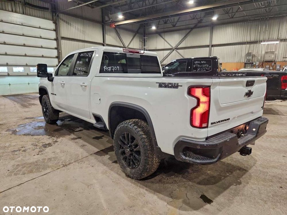 Chevrolet Silverado - 7