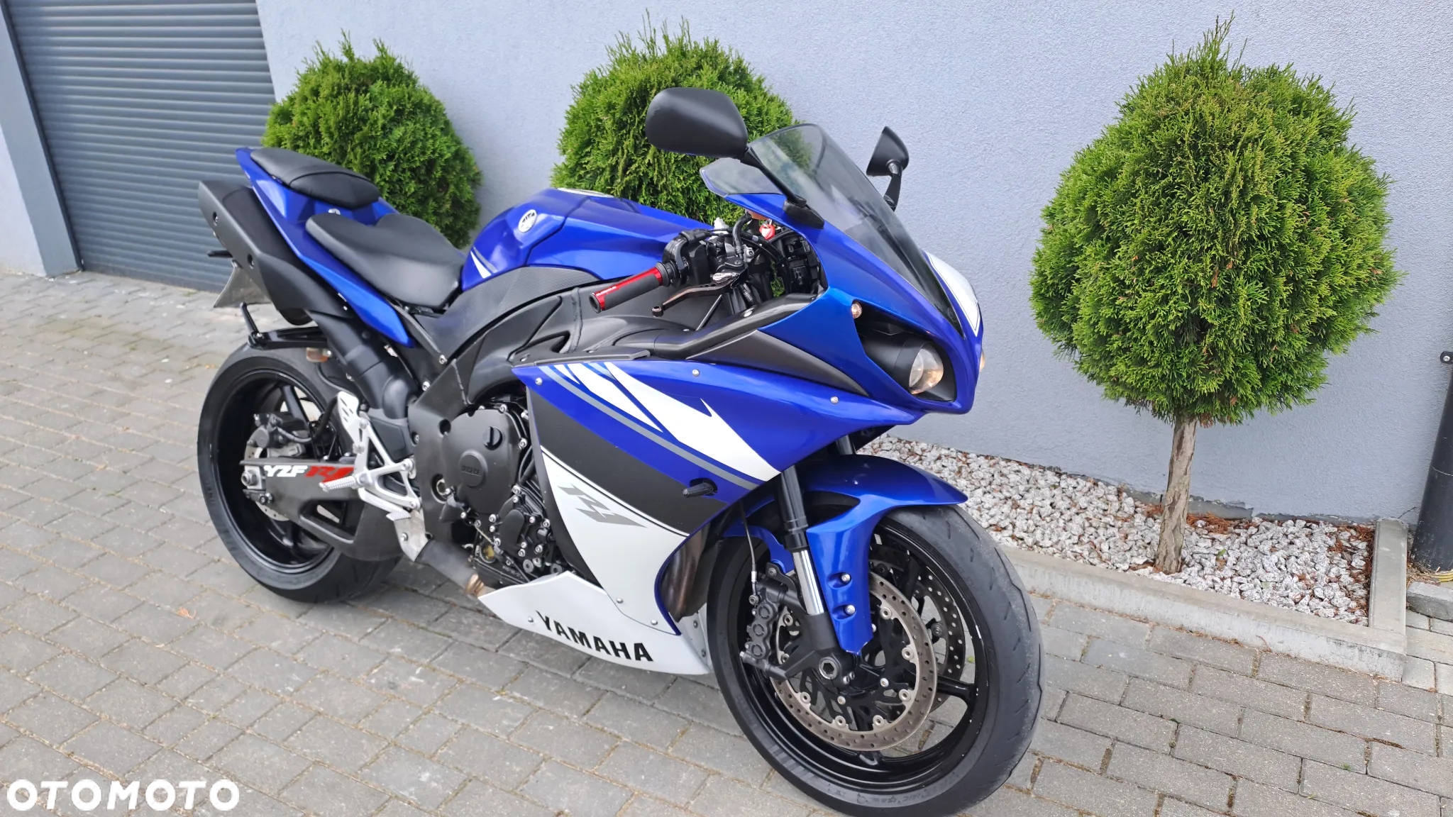 Yamaha R1 - 3
