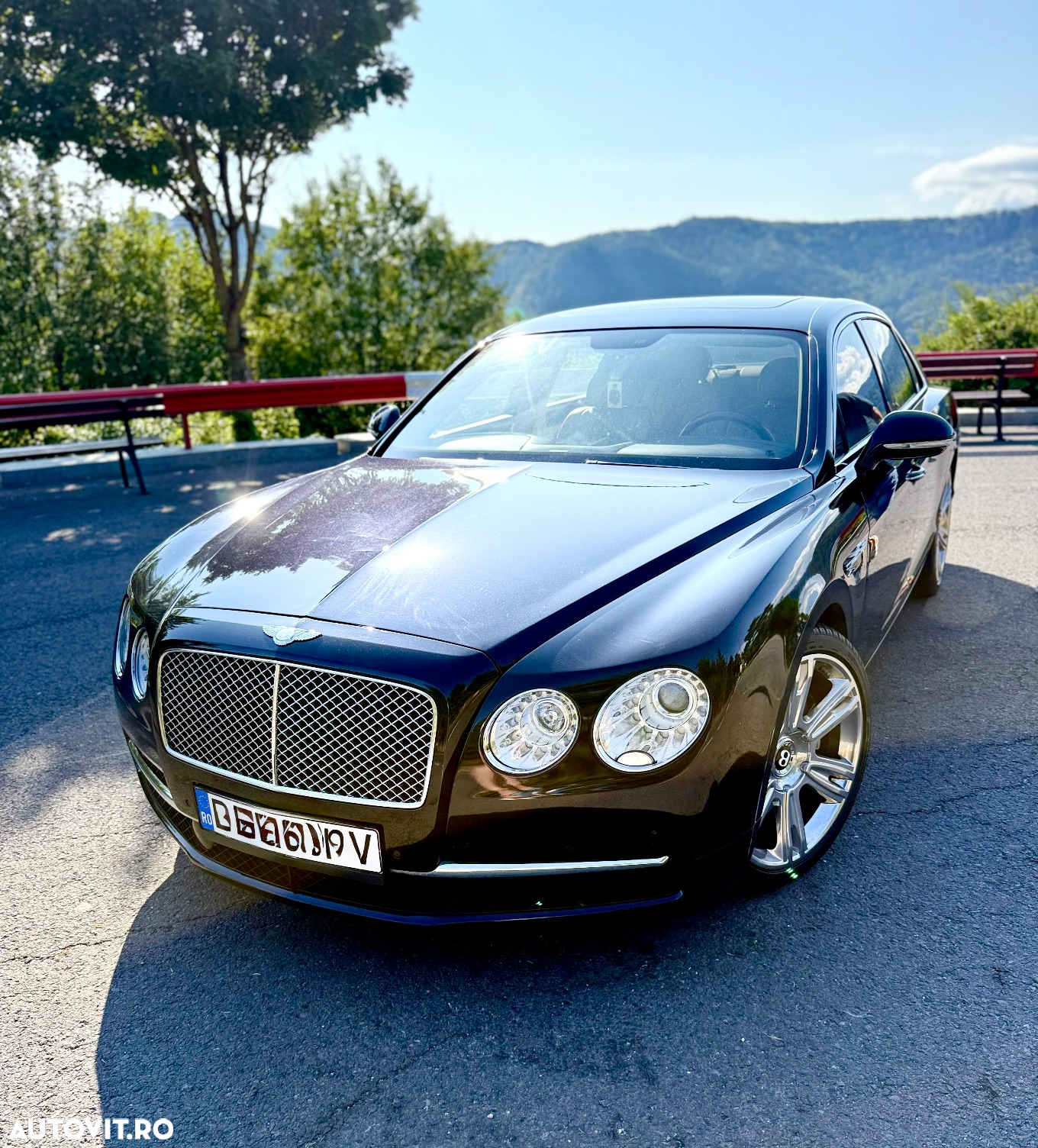 Bentley Flying Spur V8 Mulliner - 3