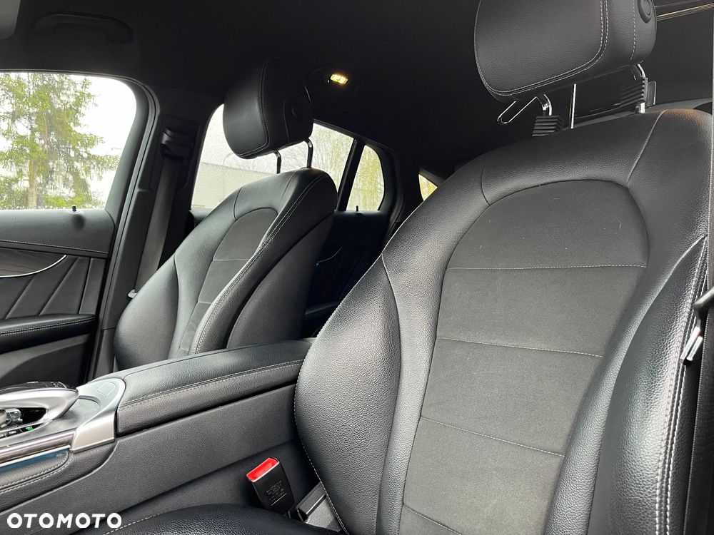 Mercedes-Benz GLC 250 4Matic 9G-TRONIC AMG Line - 26