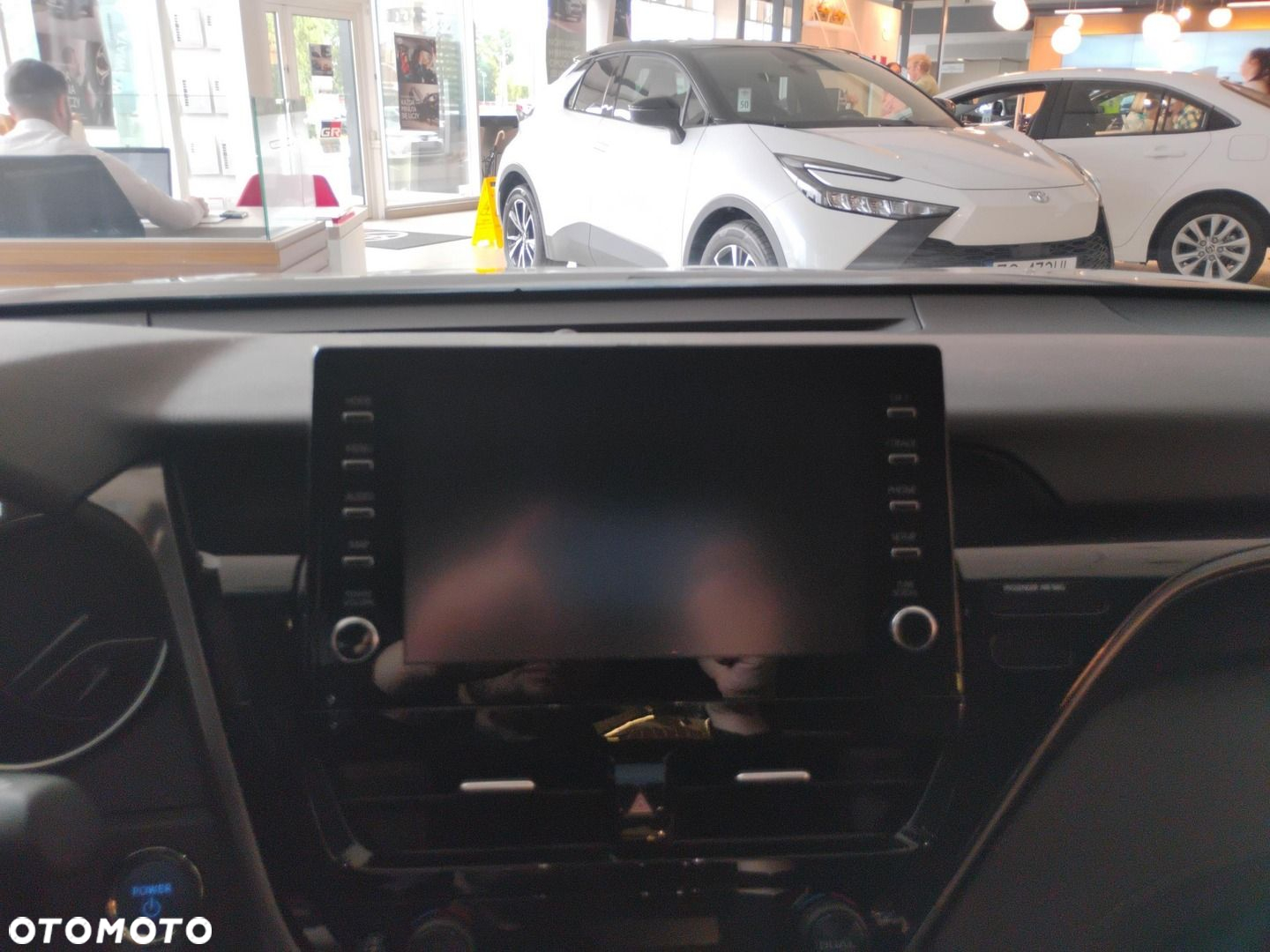Toyota Camry - 10