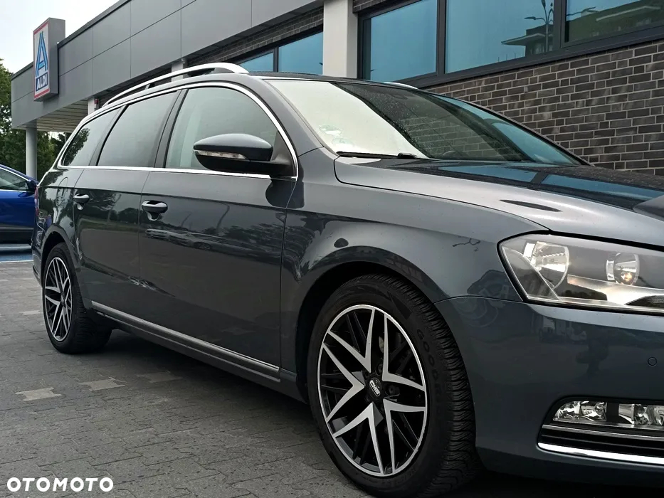 Volkswagen Passat Variant 2.0 TDI 4Motion DSG BlueMotion Tech Comfortline - 14