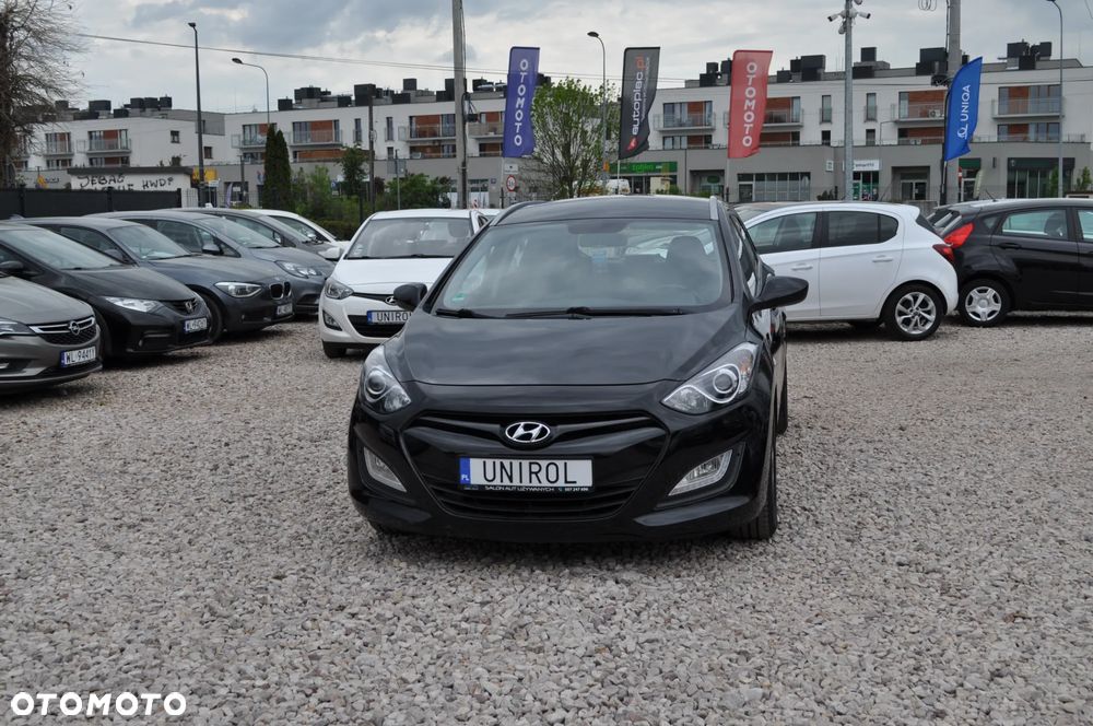 Hyundai i30 i30cw 1.6 Fifa World Cup Edition - 2