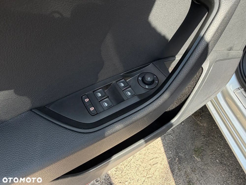Skoda Superb 2.0 TDI SCR Ambition DSG - 30