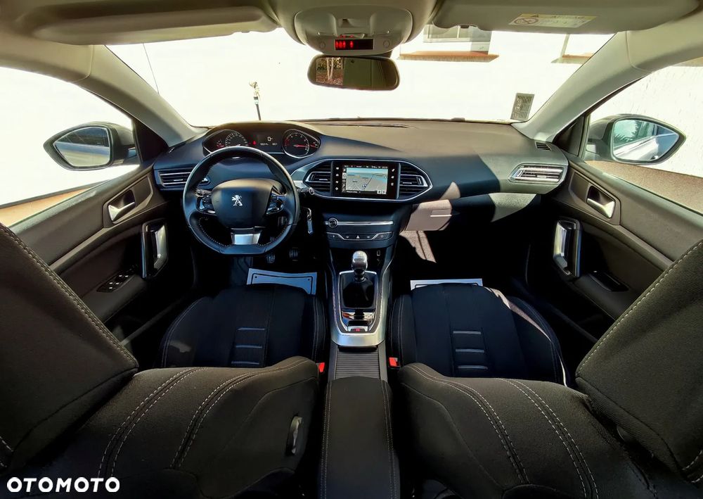 Peugeot 308 155 THP Allure - 8