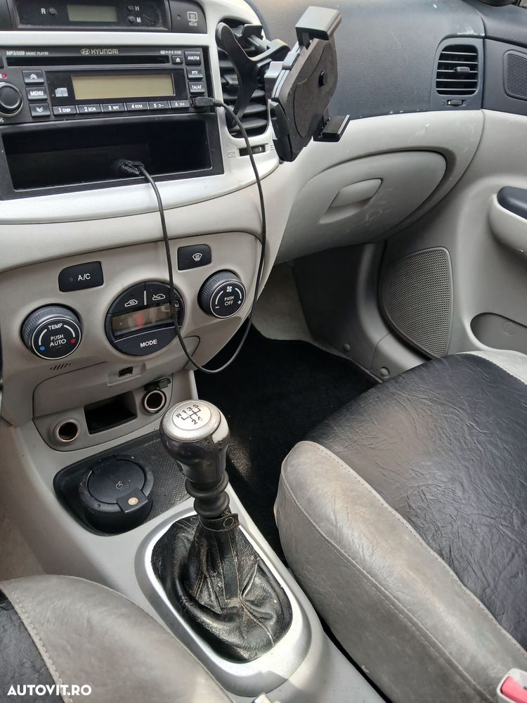 Hyundai Accent MC 1.5 CRDI GL - 3