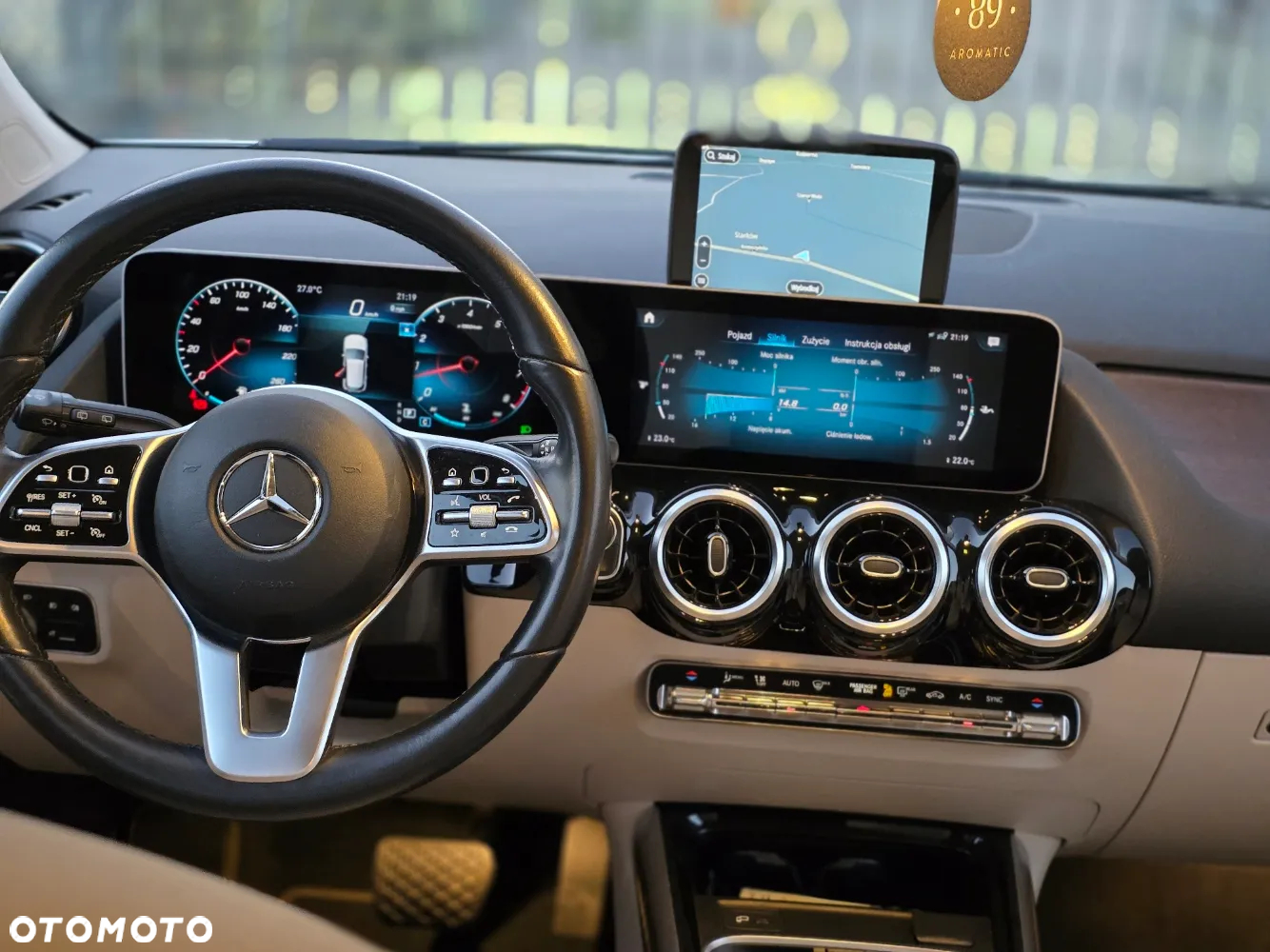 Mercedes-Benz GLA 250 4-Matic - 11