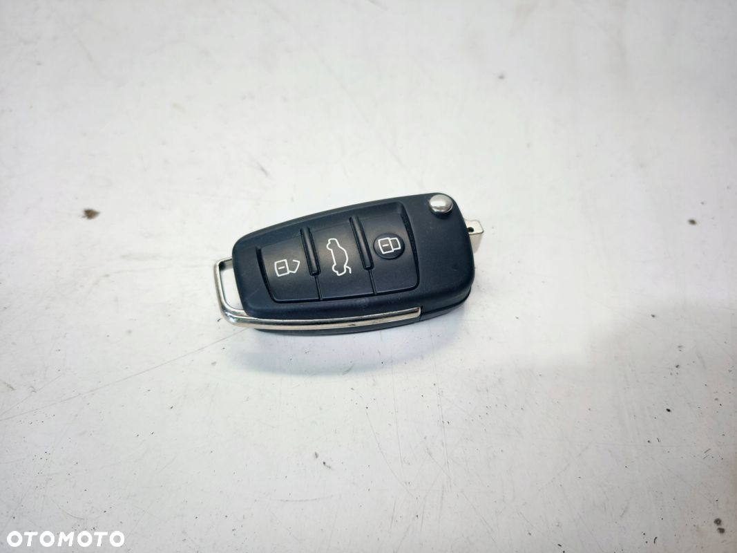 KLUCZYK PILOT SCYZORYK AUDI A3 8P 8P0837220D 3/25 JAK NOWY ! - 1