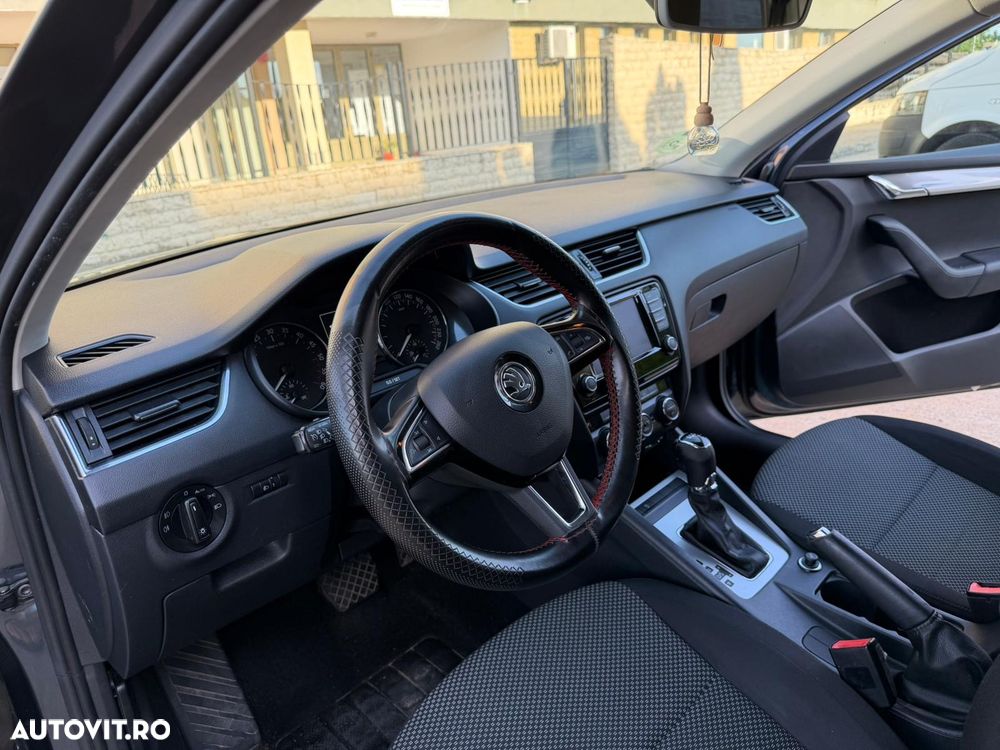 Skoda Octavia 2.0 TDI ELEGANCE DSG - 5