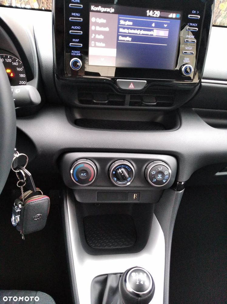 Toyota Yaris 1.5 Comfort - 12