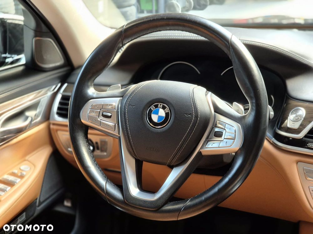 BMW Seria 7 - 33