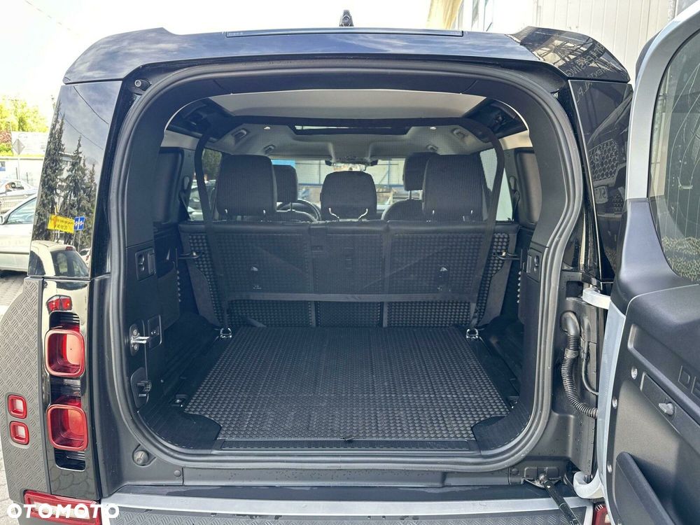 Land Rover Defender - 20