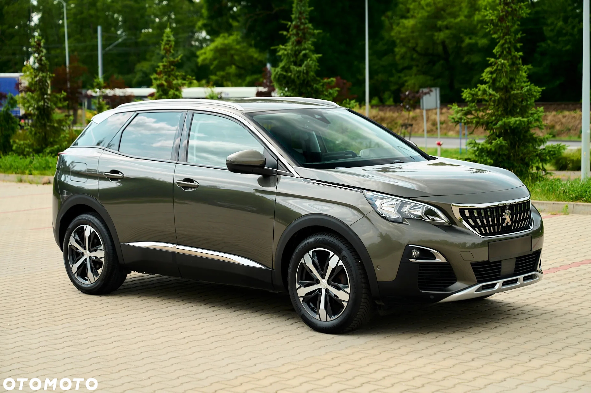 Peugeot 3008 1.2 PureTech Allure S&S EAT6 - 17