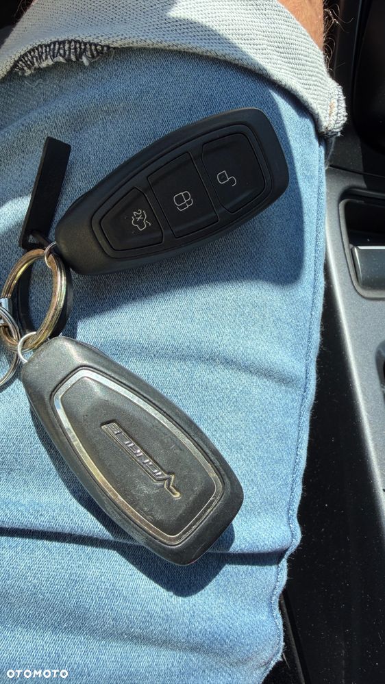 Ford Kuga 2.0 TDCi 4x4 Vignale - 23