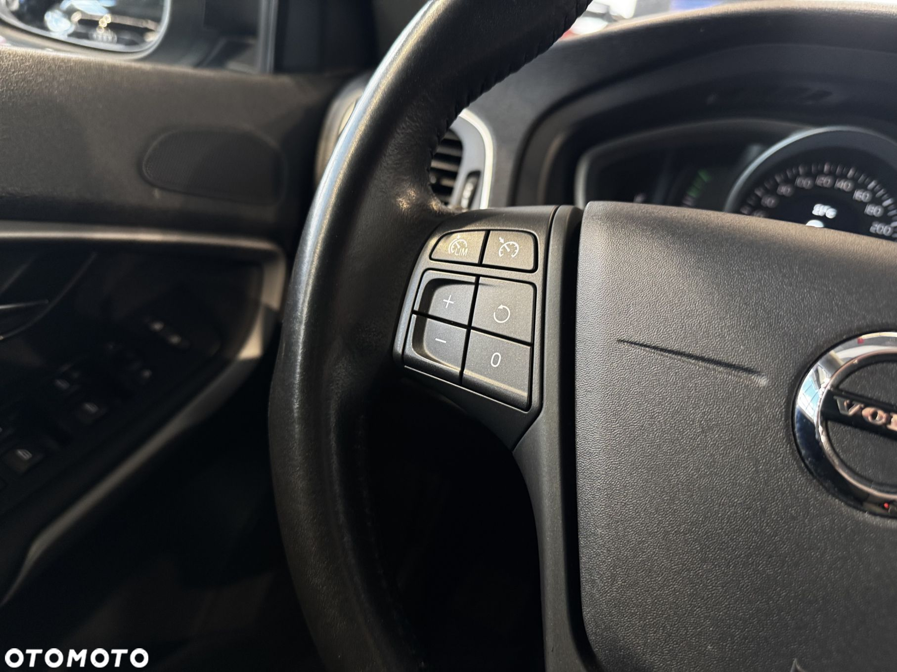 Volvo V40 - 18