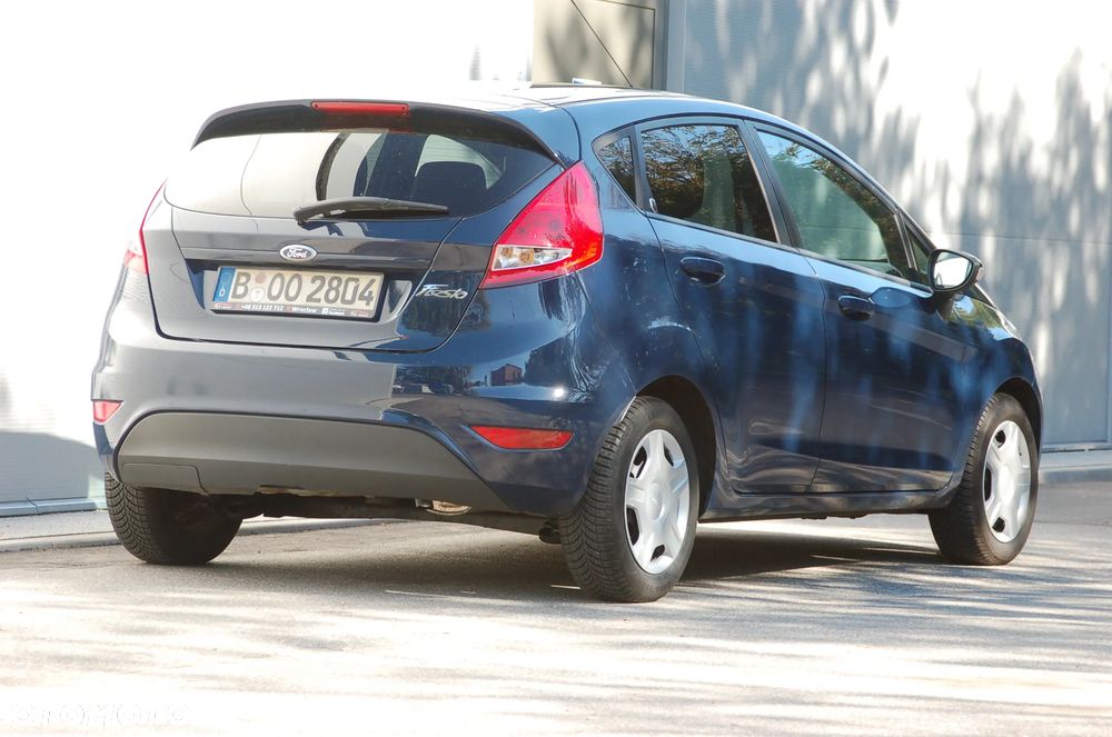 Ford Fiesta 1.4 Ghia - 33