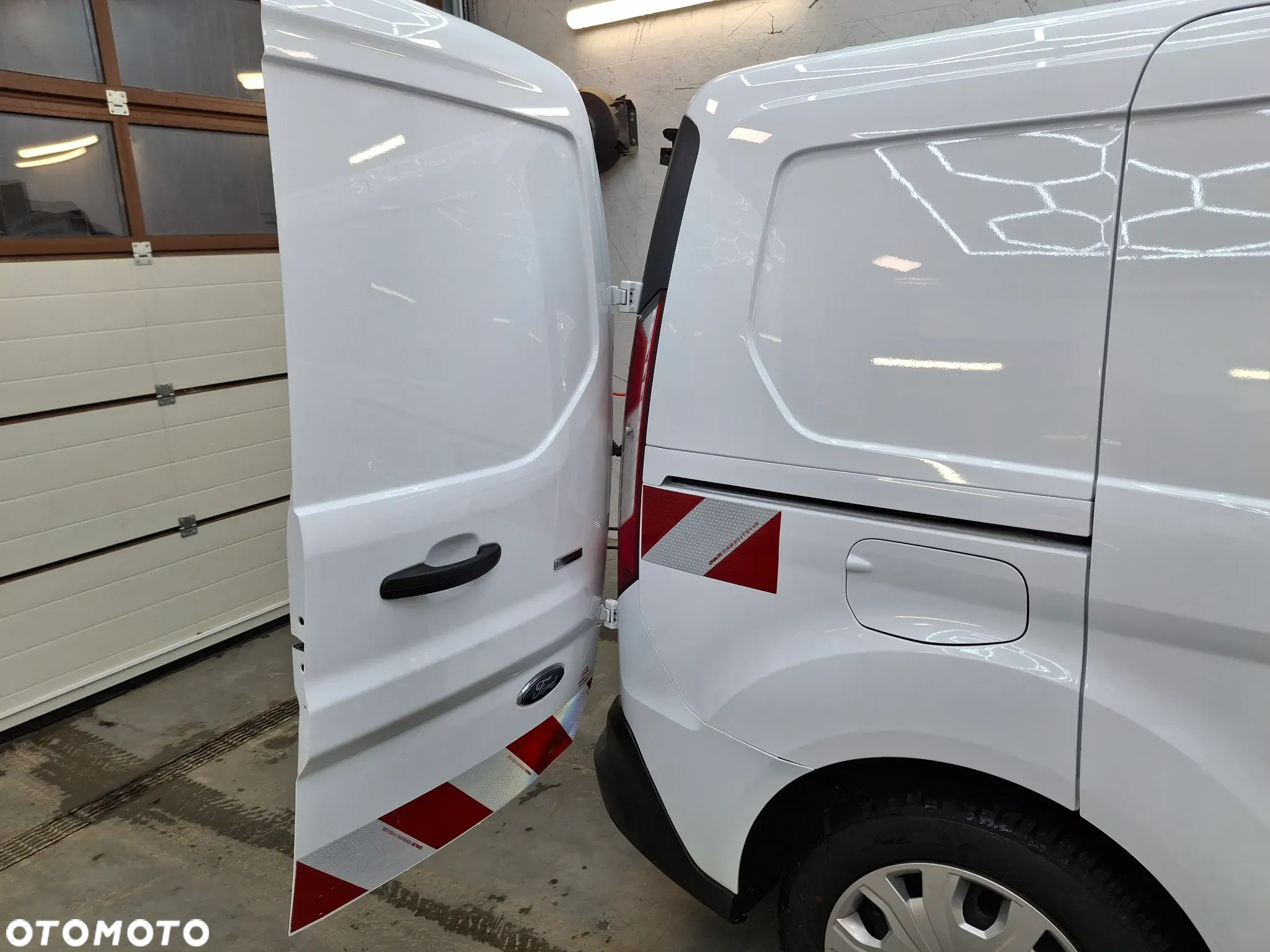 Ford Transit Connect Van Euro 6 2018r Furgon 3 Miejsca - 11