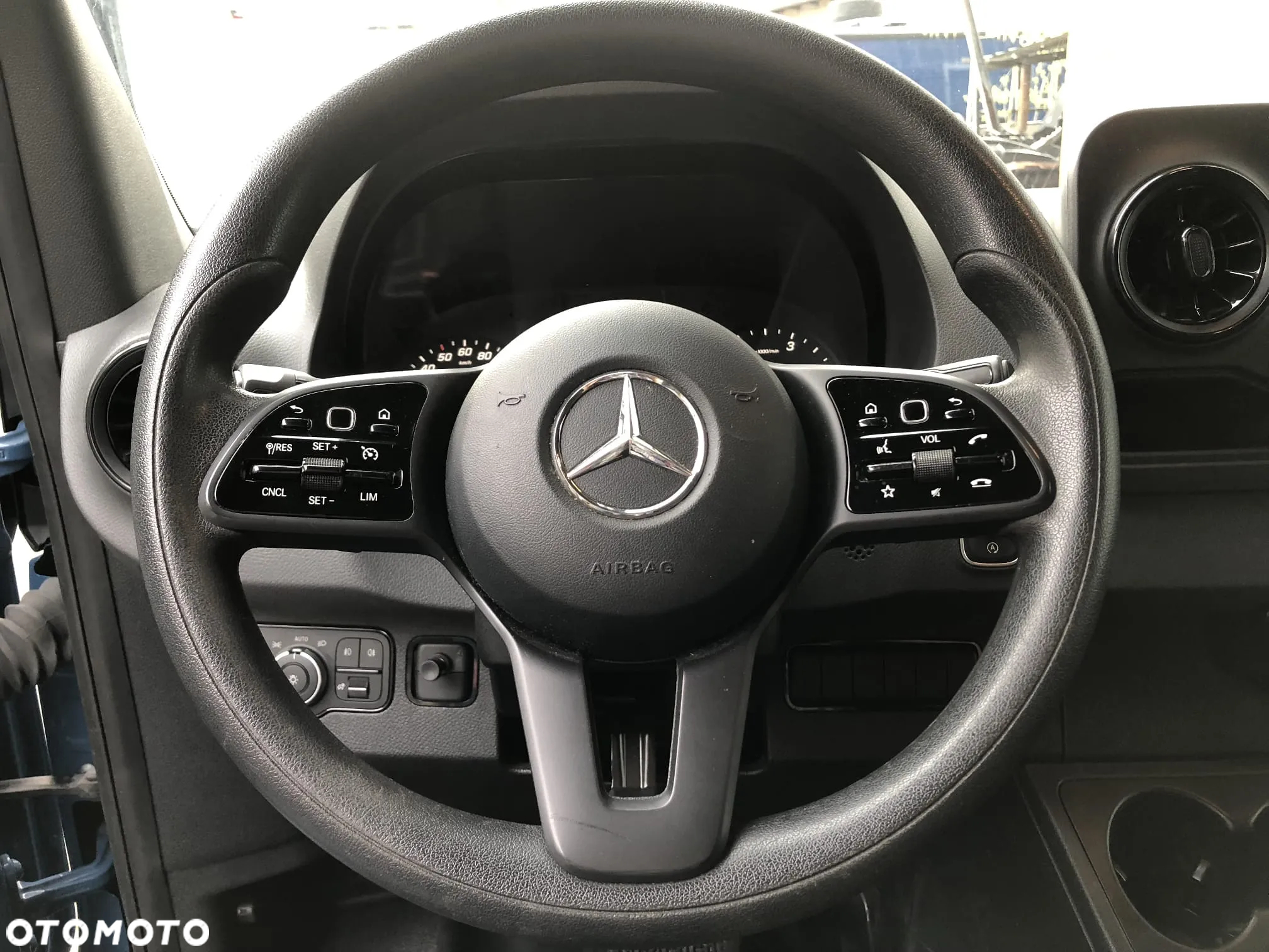 Mercedes-Benz Sprinter 317 - 17