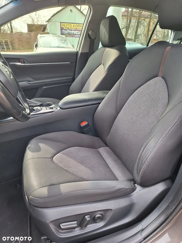Toyota Camry 2.5 Hybrid Comfort CVT - 20