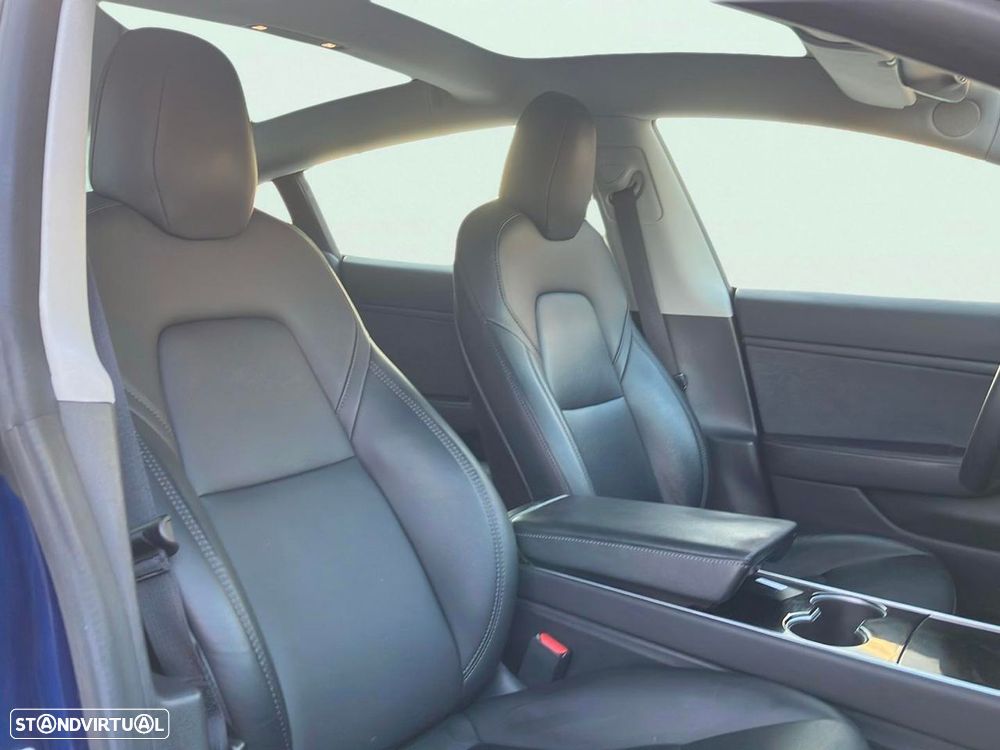 Tesla Model 3 - 14
