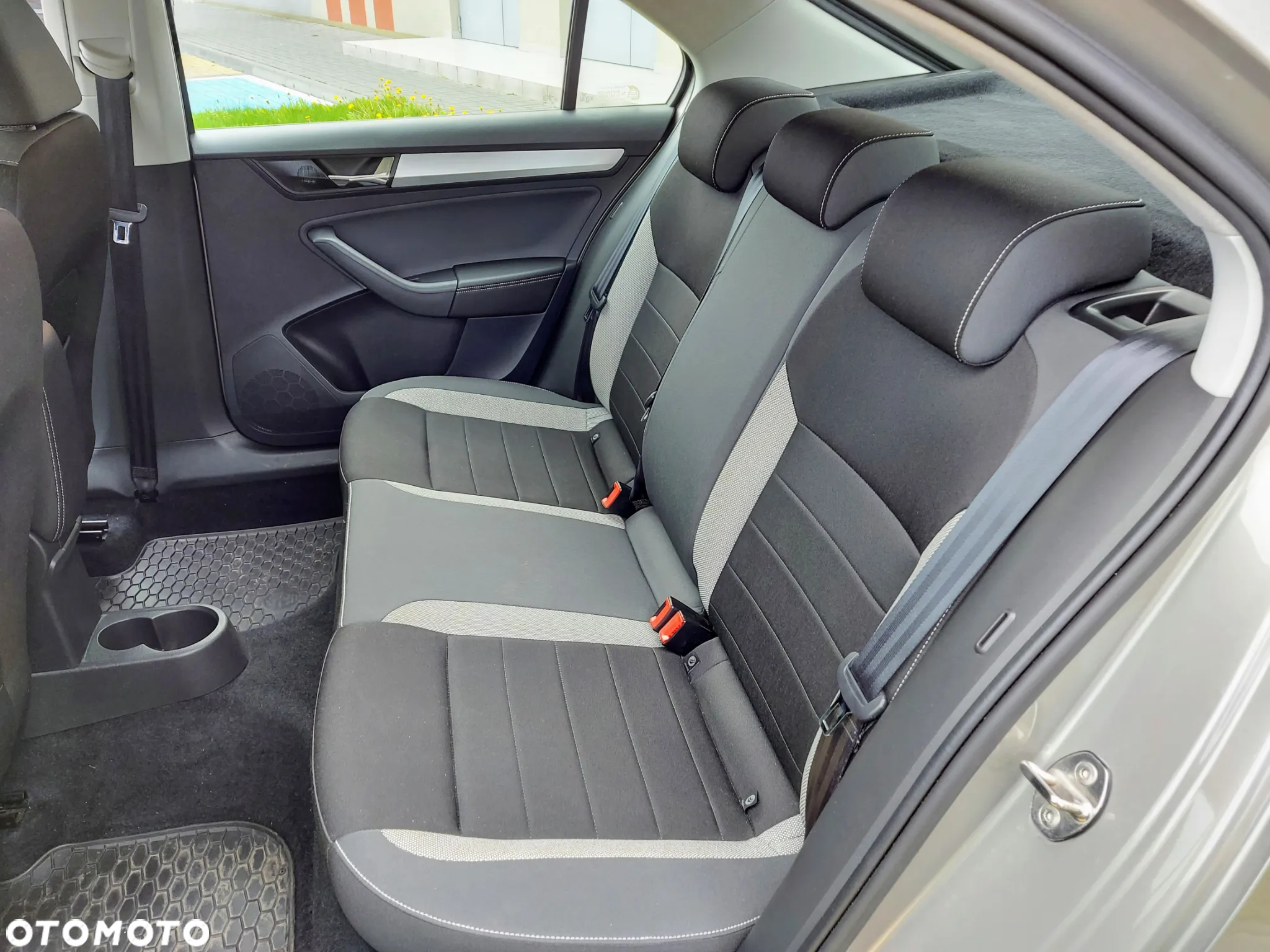 Skoda RAPID 1.0 TSI Ambition - 10