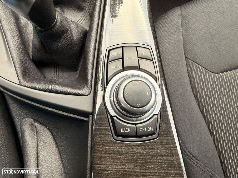 BMW 320 d Touring EfficientDynamics - 18