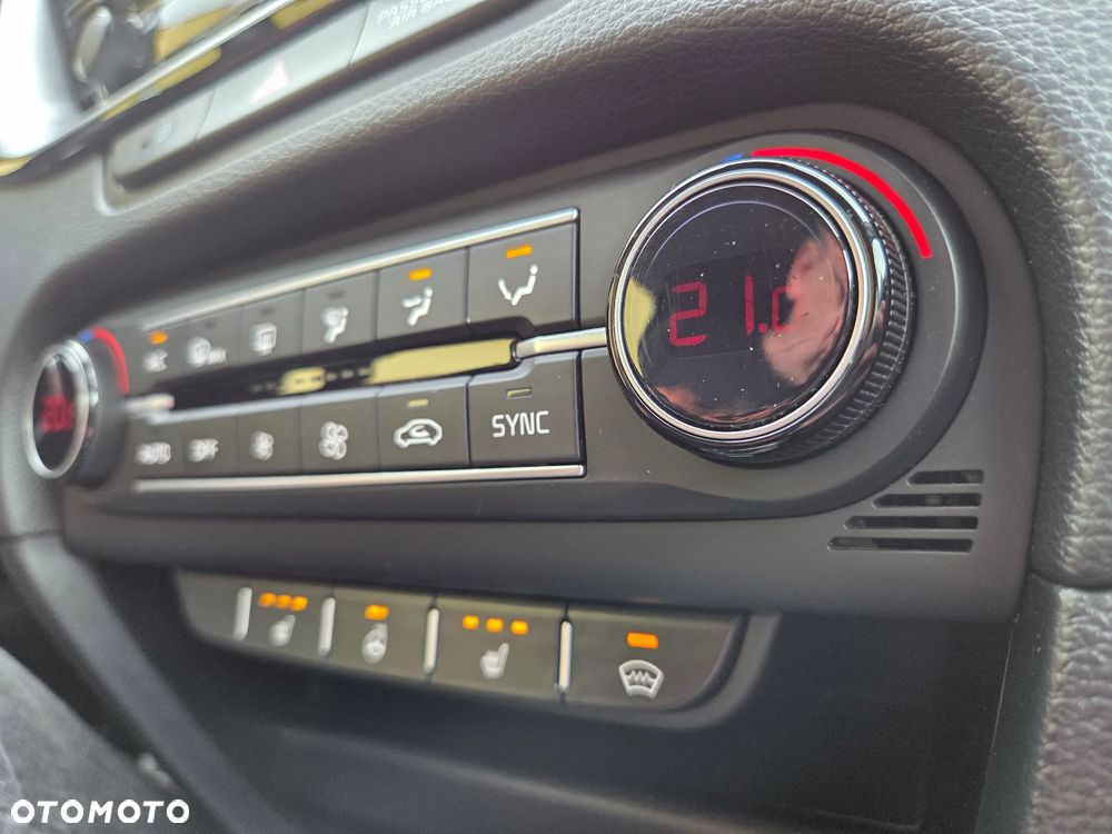 Kia Ceed 1.5 T-GDI L Business Line Plus DCT - 29