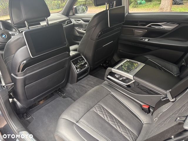 BMW Seria 7 740Le xDrive iPerformance - 11