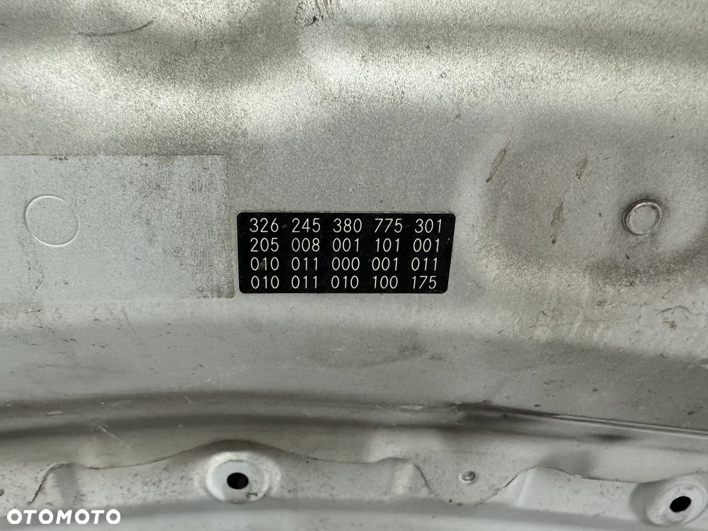 MASKA MERCEDES C KLASA W205 SREBRNA 775 - 13
