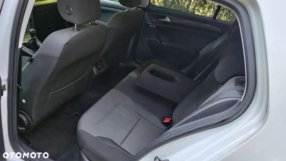 Volkswagen Golf 1.6 TDI BlueMotion Technology Cup - 28