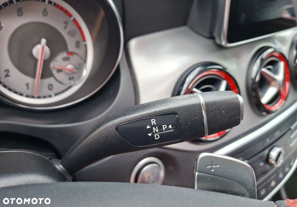 Mercedes-Benz CLA - 37