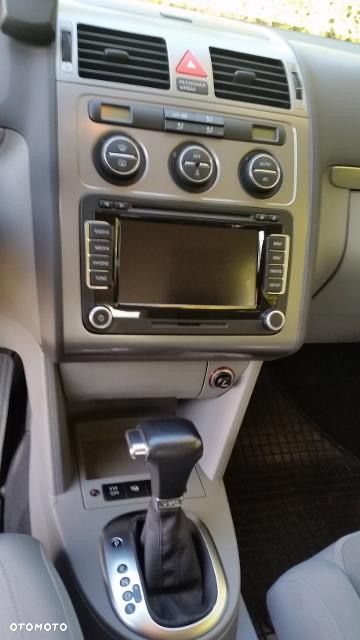 Volkswagen Touran 2.0 TDI DPF DSG Trendline - 9