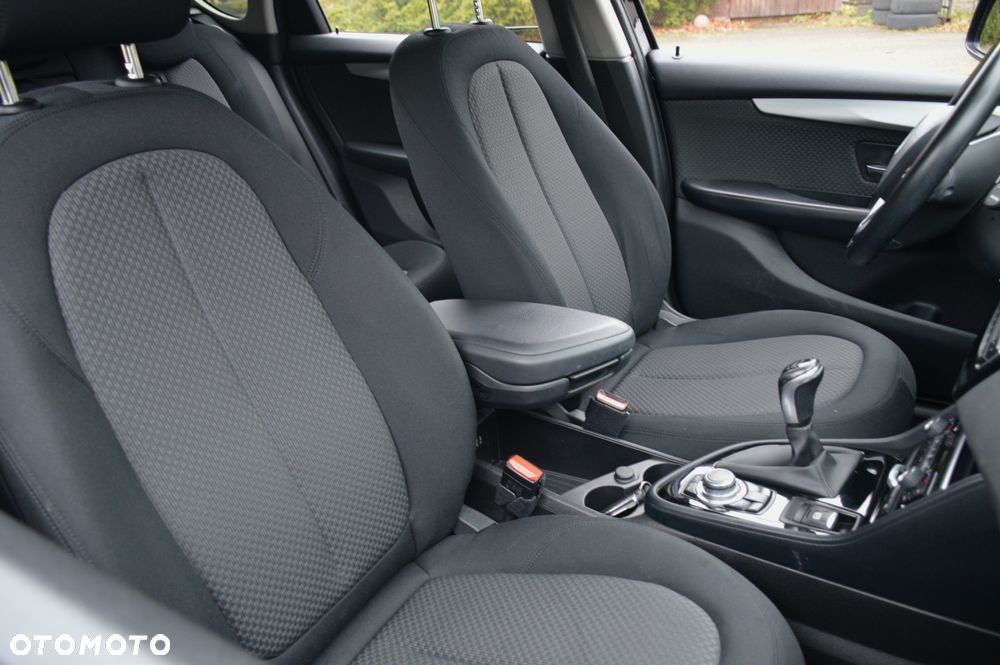 BMW Seria 2 216d Advantage - 32