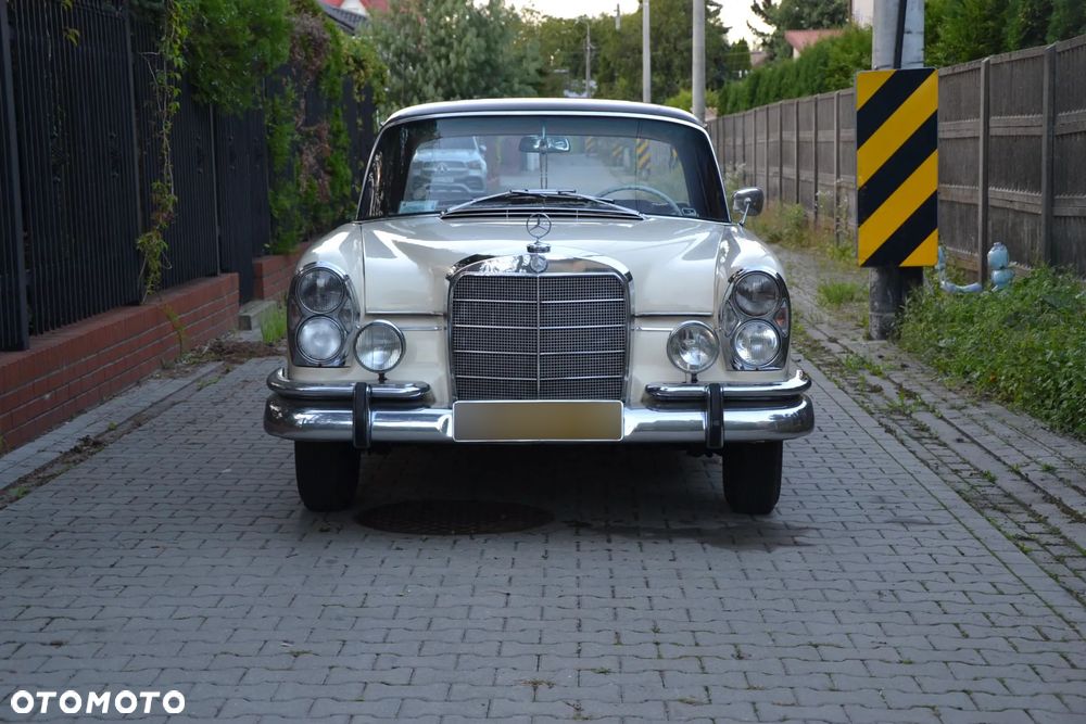 Mercedes-Benz W111 - 2