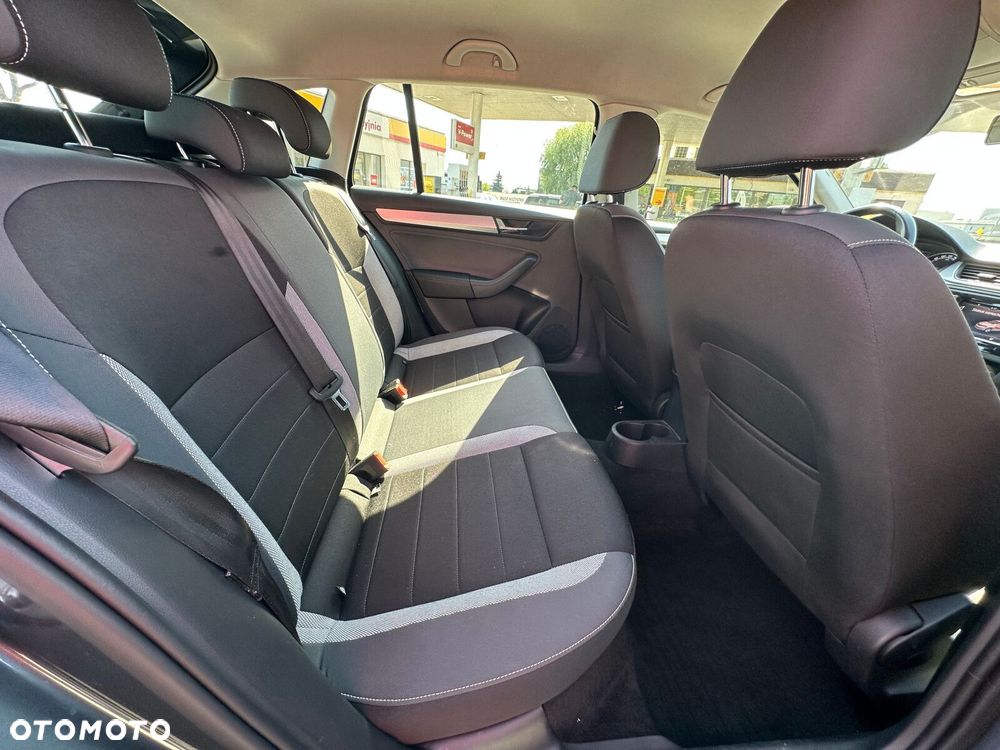 Skoda RAPID Spb 1.0 TSI Ambition - 7