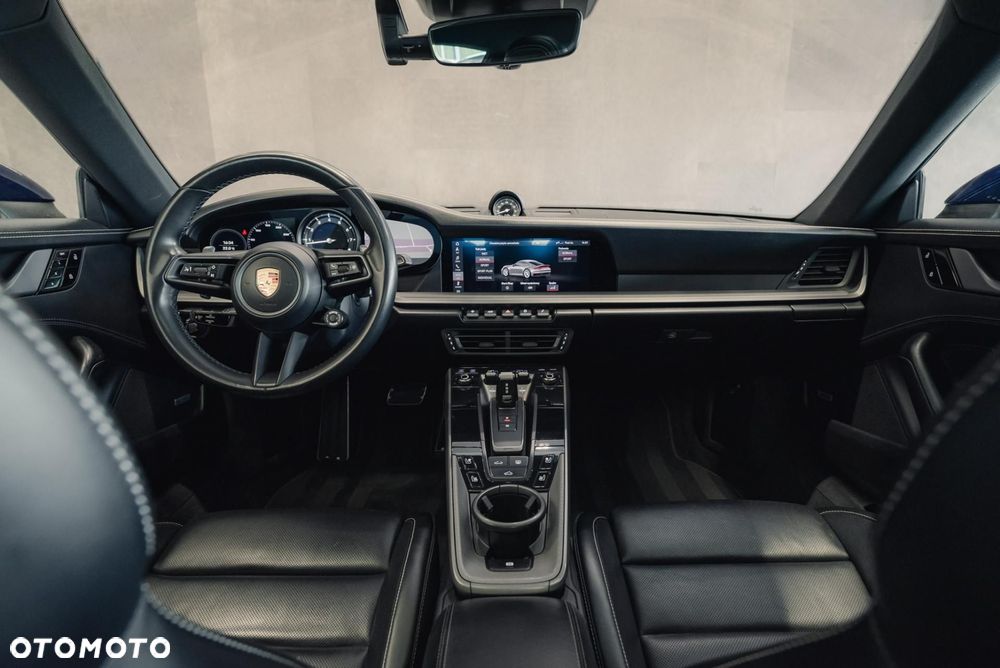 Porsche 911 Carrera 4S - 11