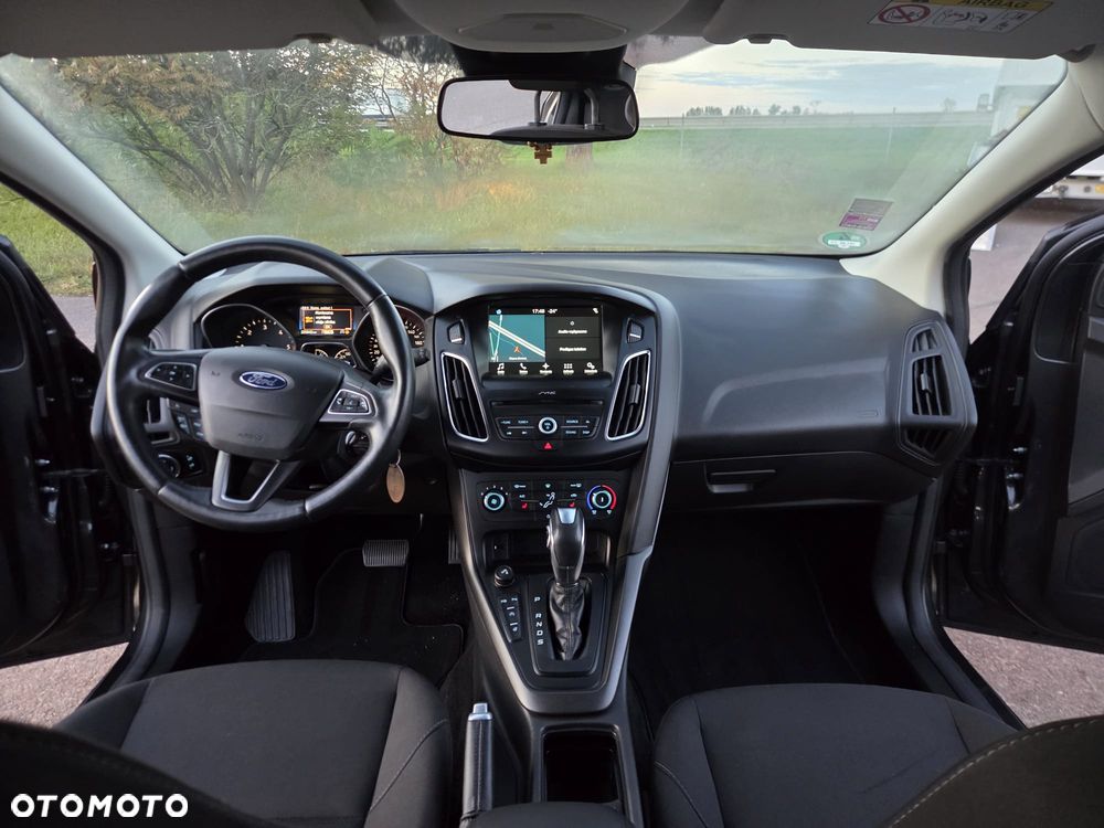 Ford Focus SW - 12