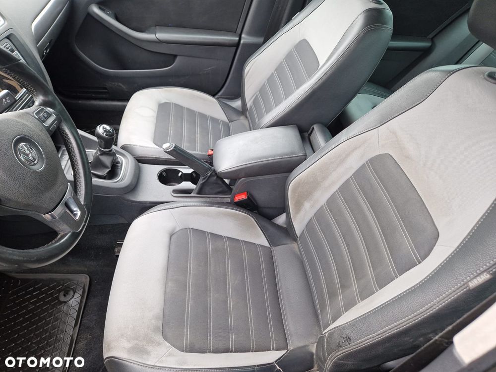 Volkswagen Jetta 1.4 TSI Highline - 17