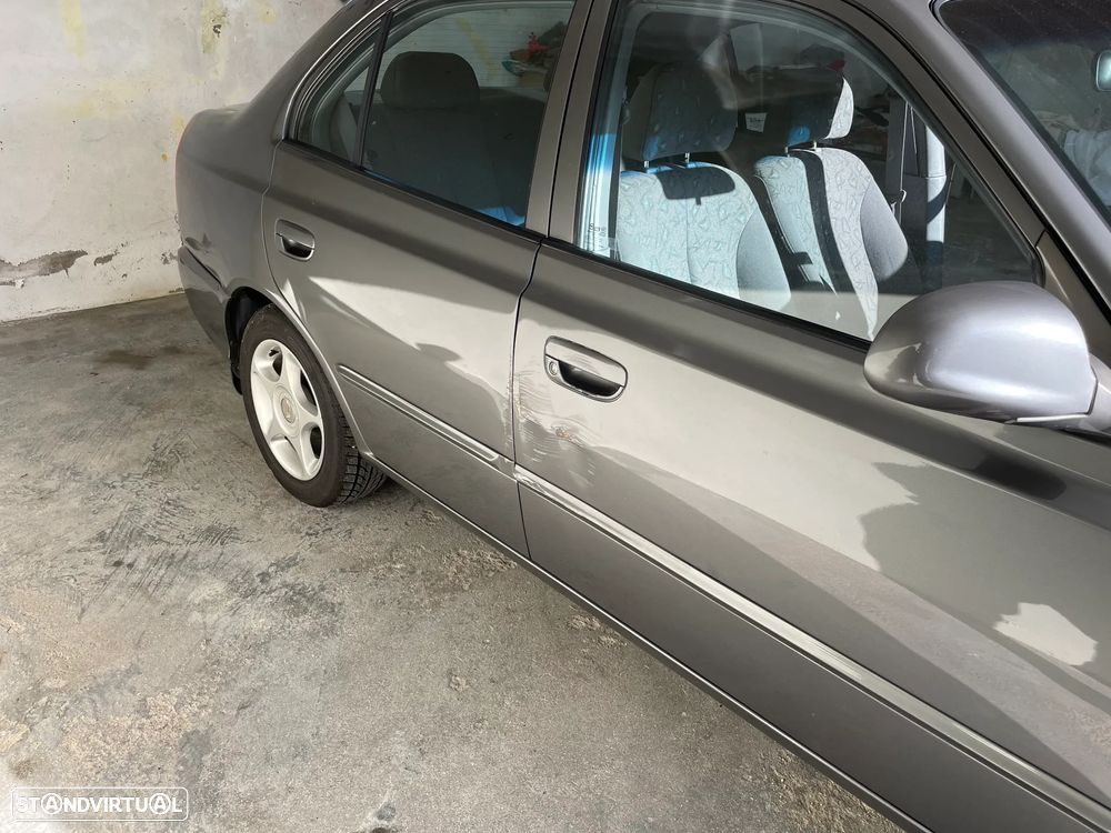 Hyundai Accent 1.3 GLS - 8