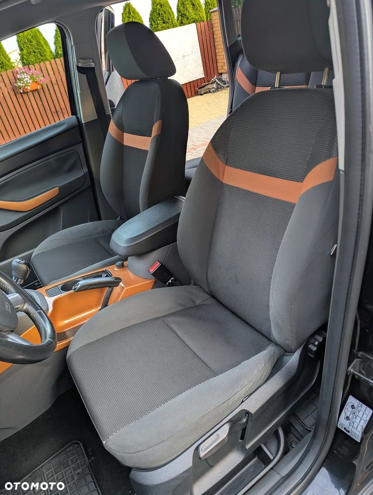 Ford Kuga - 13