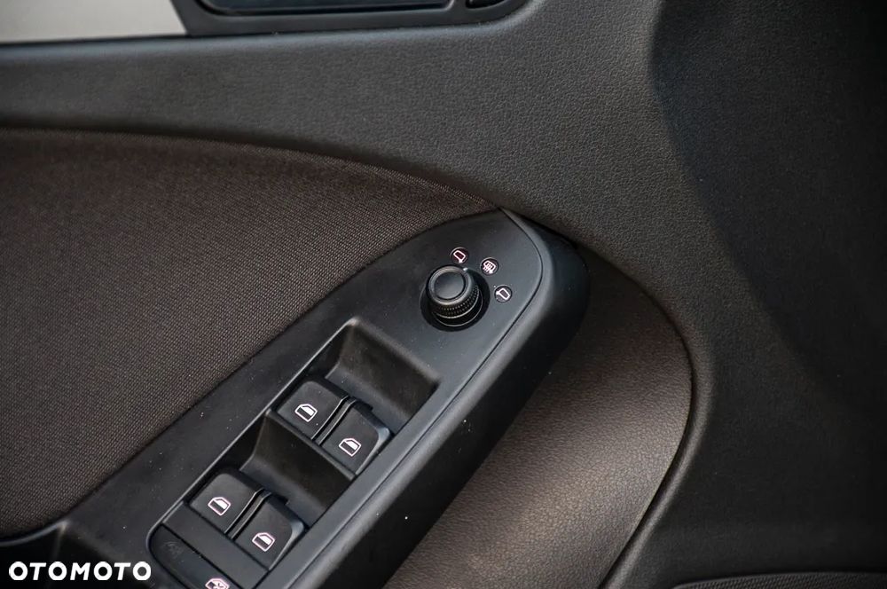 Audi A4 Avant 2.0 TDI DPF quattro Ambiente - 37
