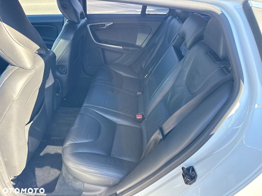 Volvo V60 T6 AWD Geartronic Summum - 13
