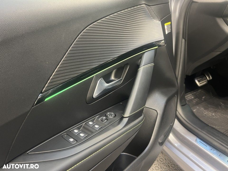 Peugeot 208 - 10