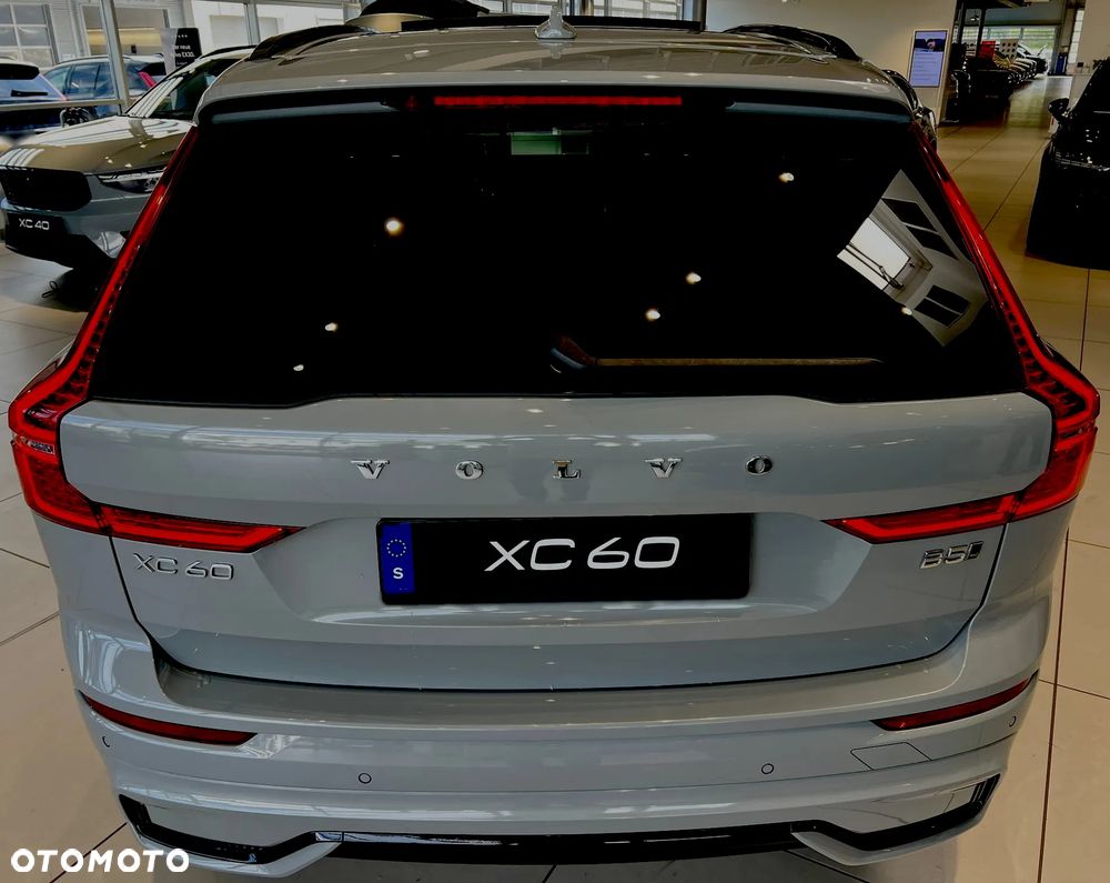 Volvo XC 60 B5 B AWD Plus Dark - 14