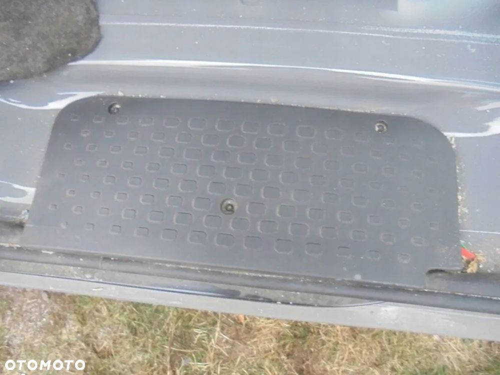 TRAFIC 3 VIVARO PLASTIK OSŁONA PROGU PRAWEGO ŚROD - 1