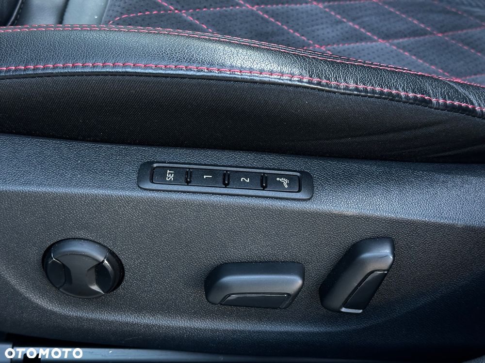 Skoda Octavia 2.0 TSI RS Challenge 245 DSG - 36