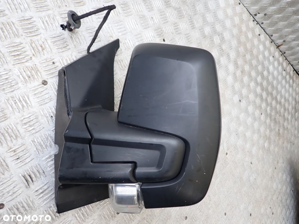 LUSTERKO LEWE FORD TRANSIT  8 PIN - 1