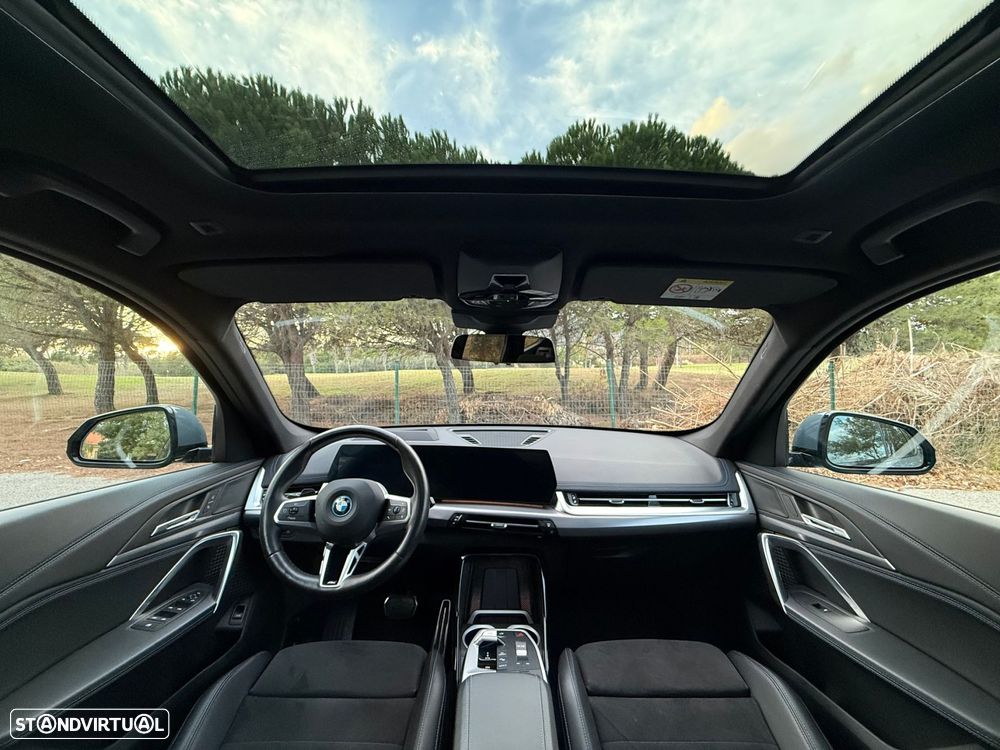 BMW iX1 eDrive20 Pack Desportivo M - 3