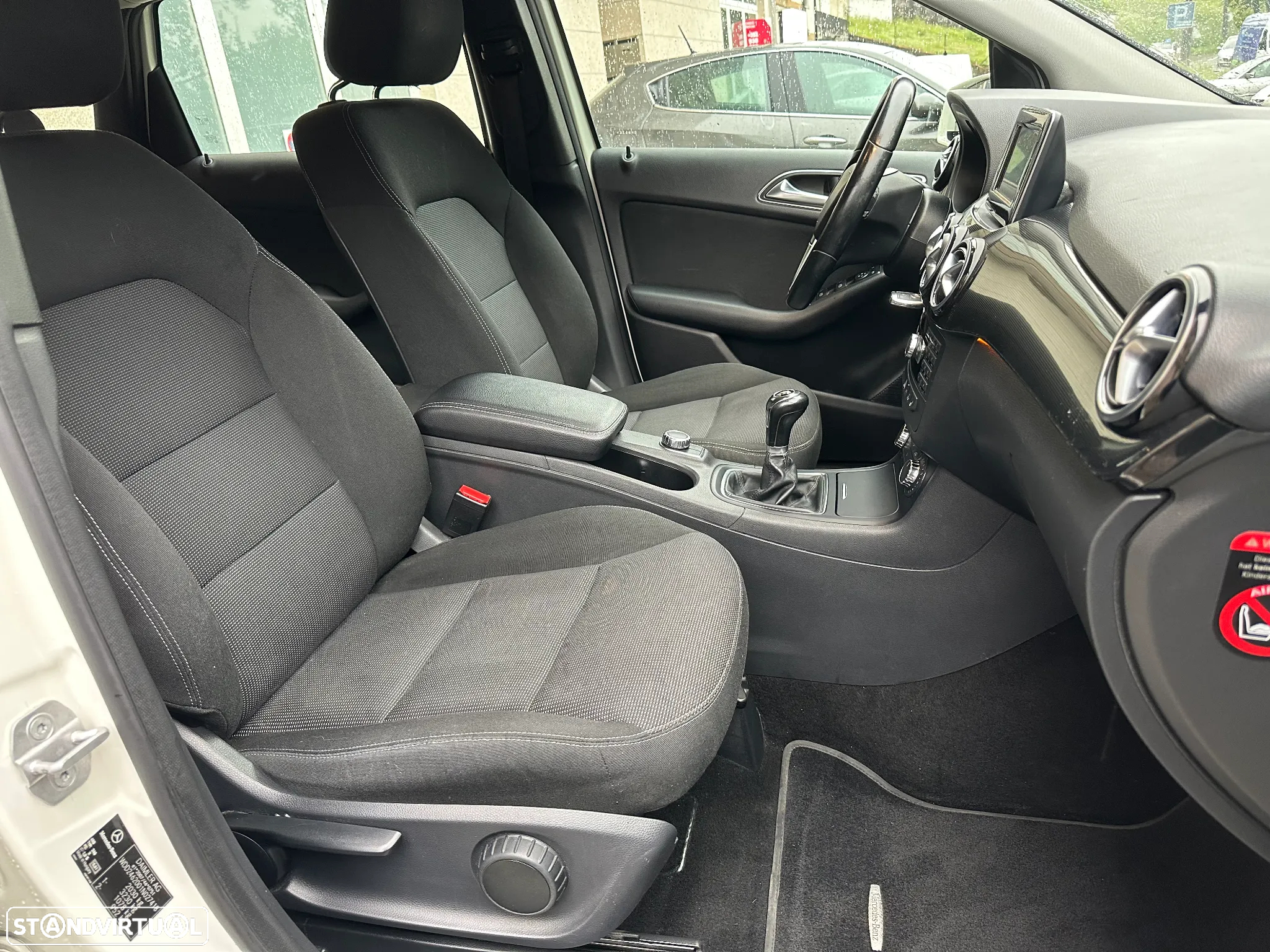Mercedes-Benz B 180 CDI (BlueEFFICIENCY) - 9